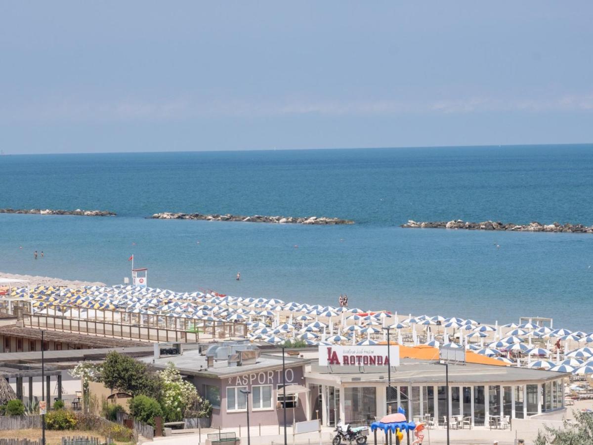Hotel Marina Beach - Azzurro Club Ravenna Buitenkant foto
