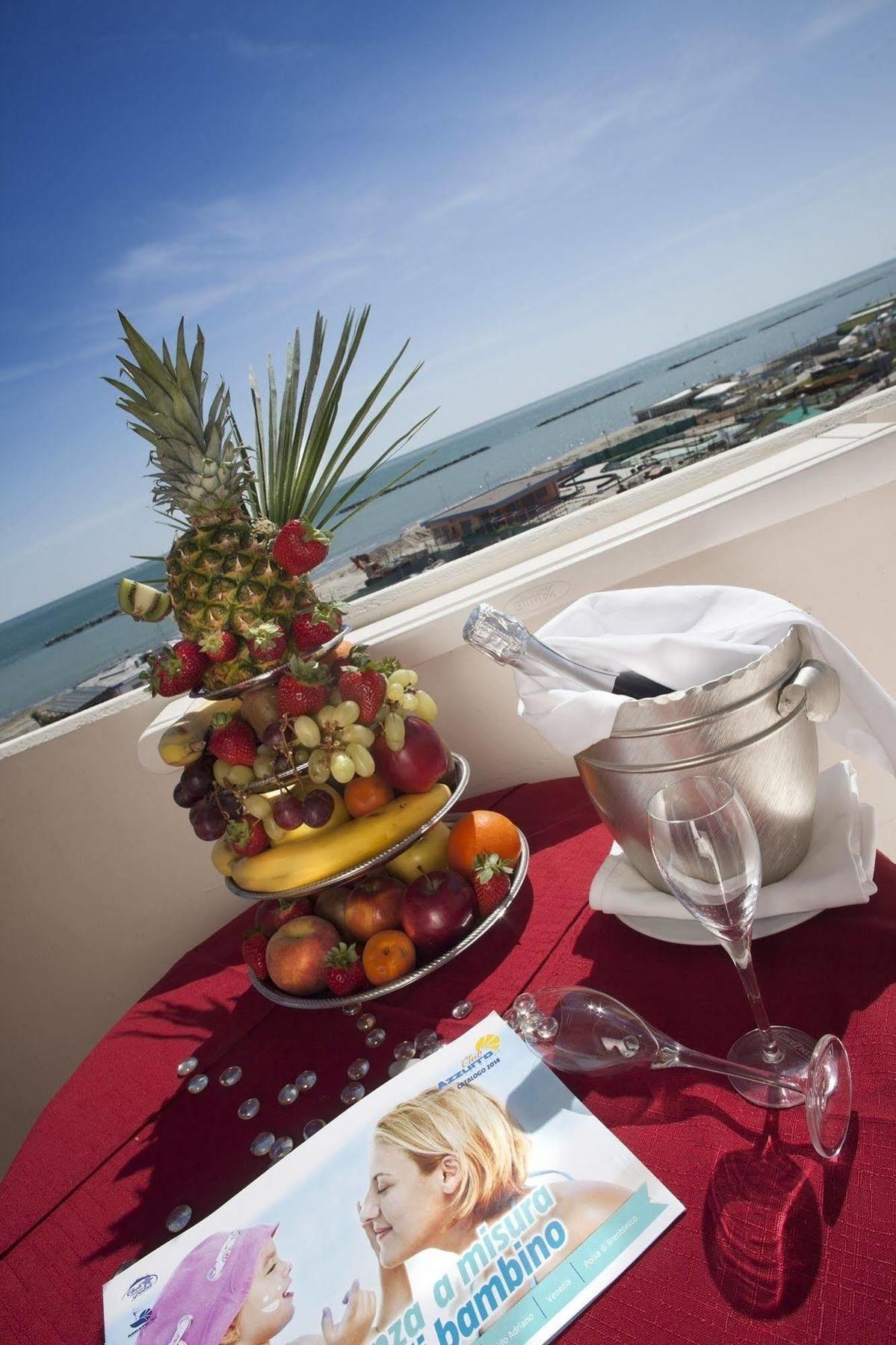 Hotel Marina Beach - Azzurro Club Ravenna Buitenkant foto