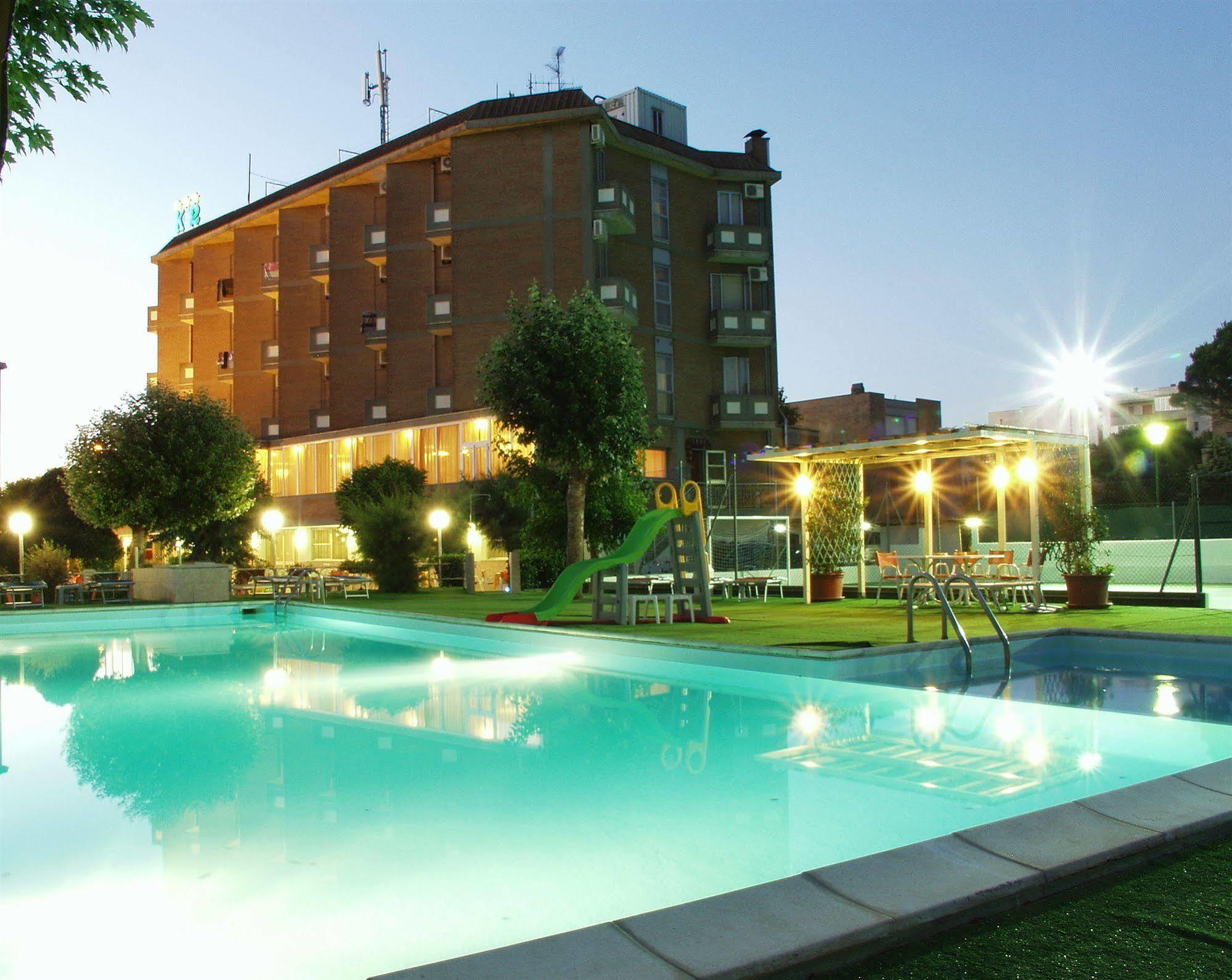Hotel Marina Beach - Azzurro Club Ravenna Buitenkant foto